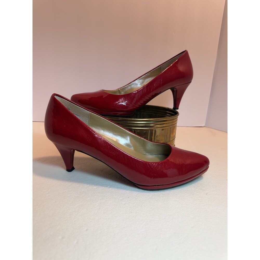 Me Too Adriana Red Patent Leather Pumps Women’s 8.5M Classic Heels